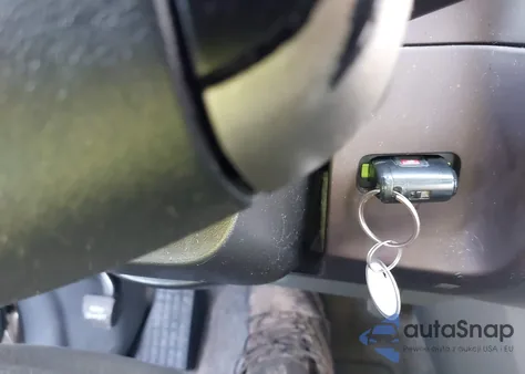 2005 Toyota Prius from USA, damaged, VIN JTDKB20UX57038190